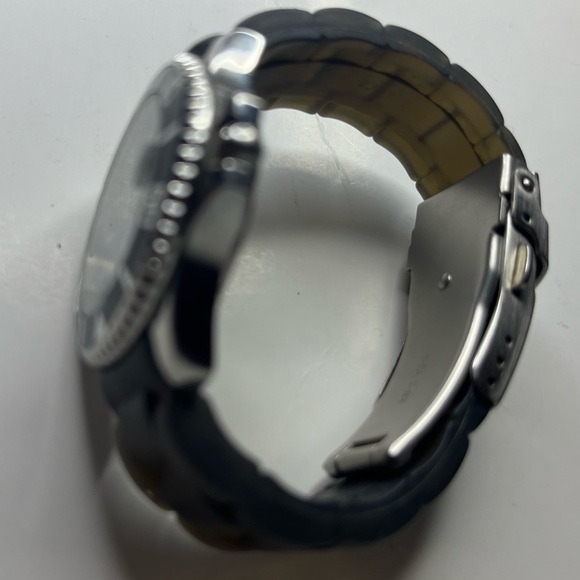 Black Rubber & Stainless Steel Watch From Agatha Paris - Size Small - Picture 4 of 7